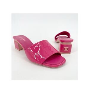 Chanel 2022 Pink Patent Calfskin CC Logo Low Block Heel Mules Sandals EU 38.5